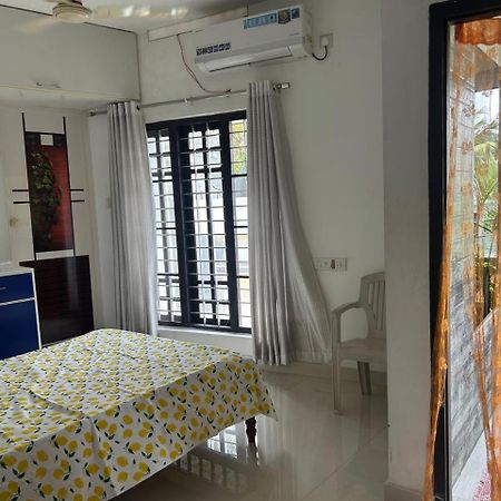 Chaithritha Ladies Homestay Thiruvananthapuram Exterior photo
