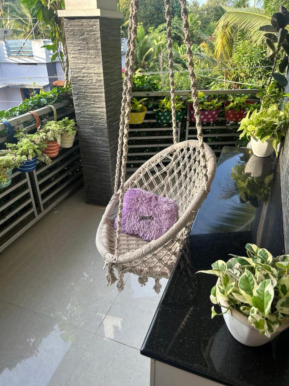 Chaithritha Ladies Homestay Thiruvananthapuram Exterior photo