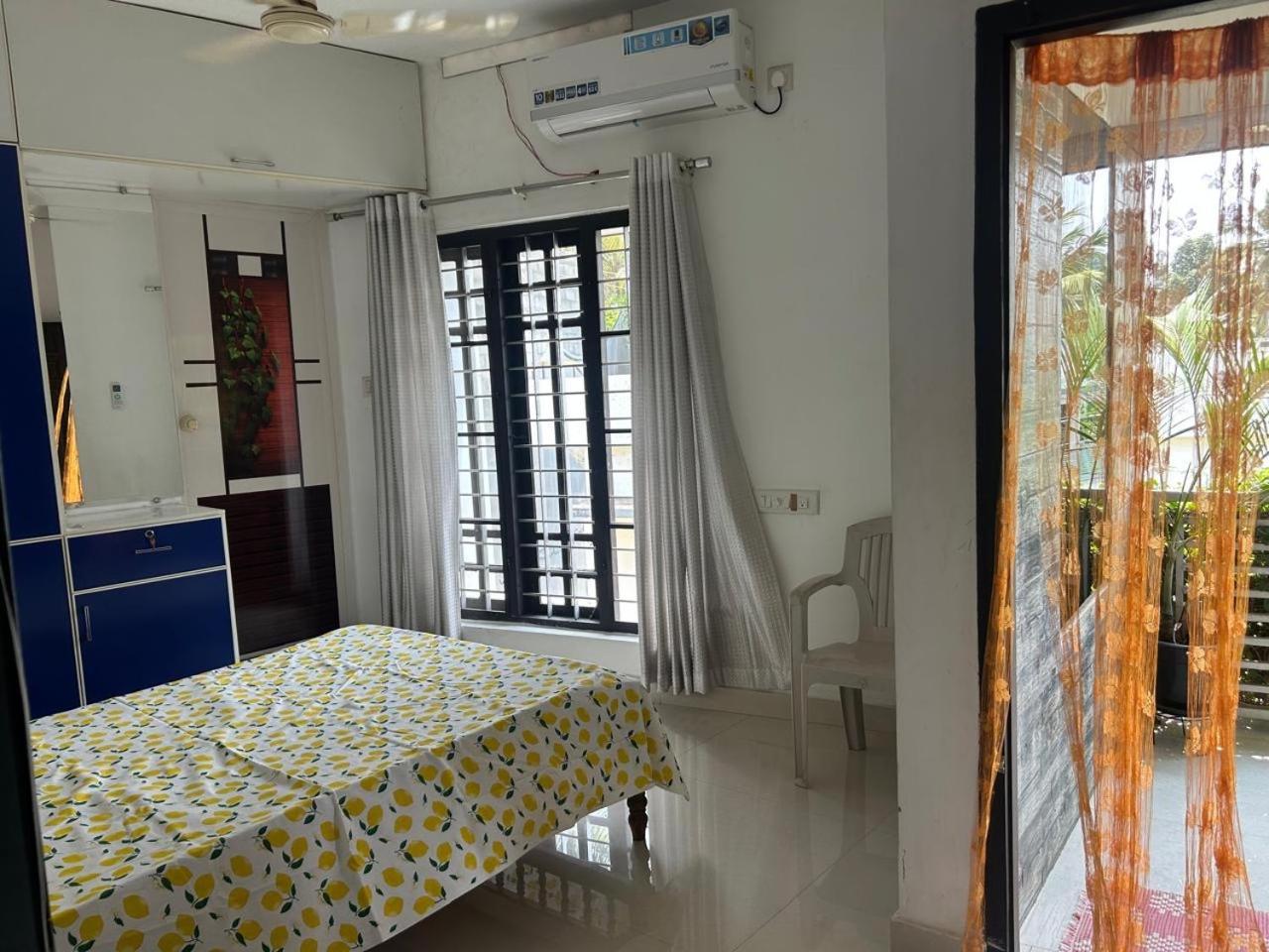 Chaithritha Ladies Homestay Thiruvananthapuram Exterior photo